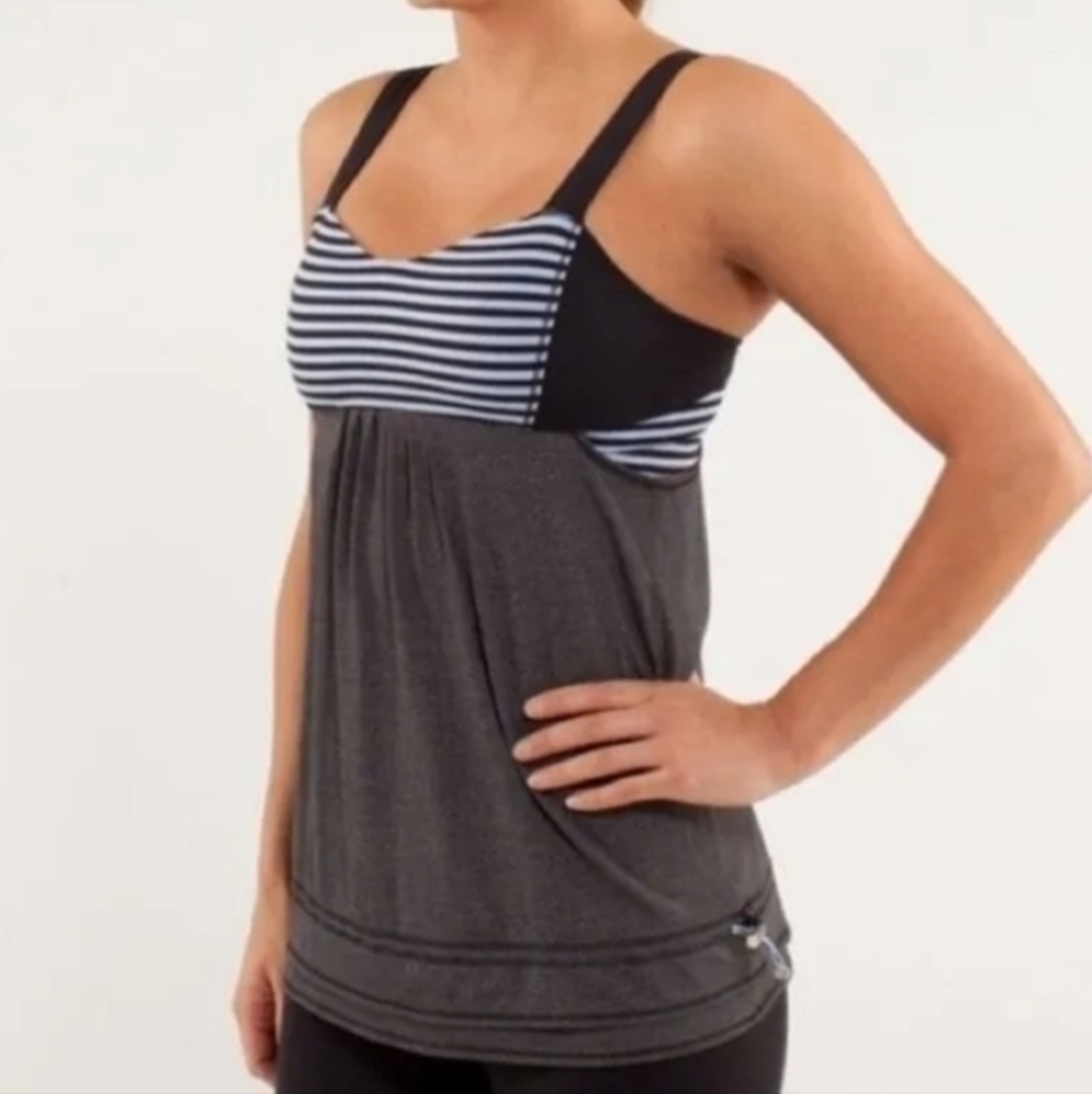 Lululemon Run Back On Track Tank Top Gray Blue Built-in-Bra‎ Size 8